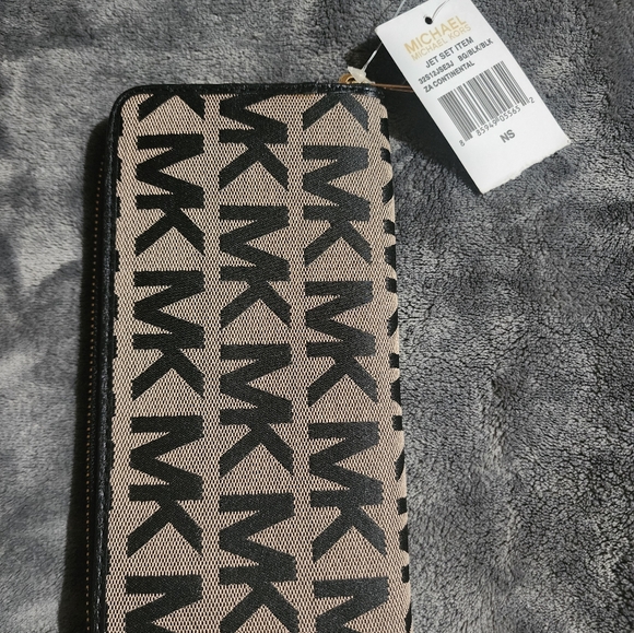 Michael kors wallet - Picture 2 of 4